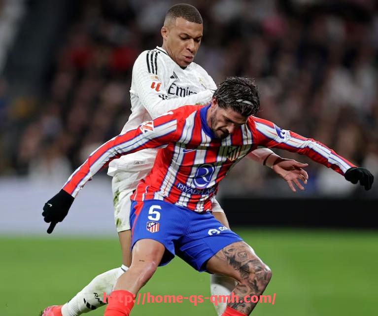 球盟会官网-英超红牌最多的球员是谁？犯规与停赛记录一览